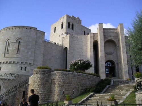 Kruja:  Skenderbegmuseum
