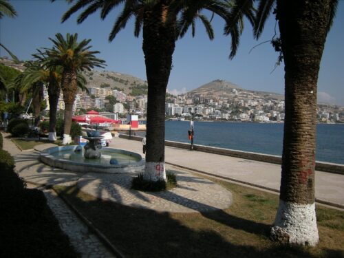 Saranda: Hafenpromenade