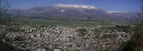 Panorama der Stadt Gjirokastra