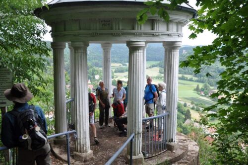 Fränkische Schweiz, Pavillon am Hang des Wiesenttals